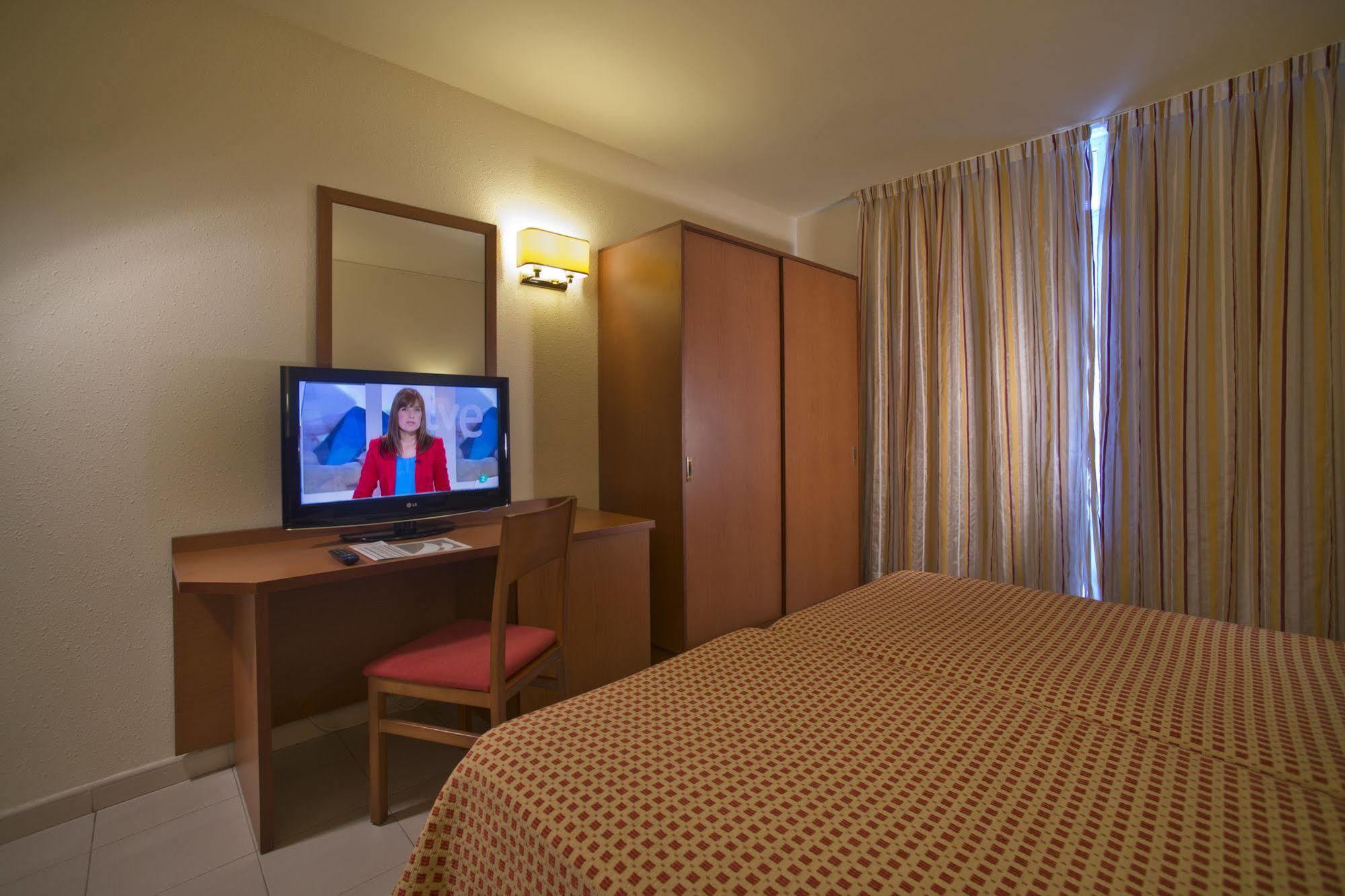 Hotel Spa Mediterraneo Park Roses Exterior foto