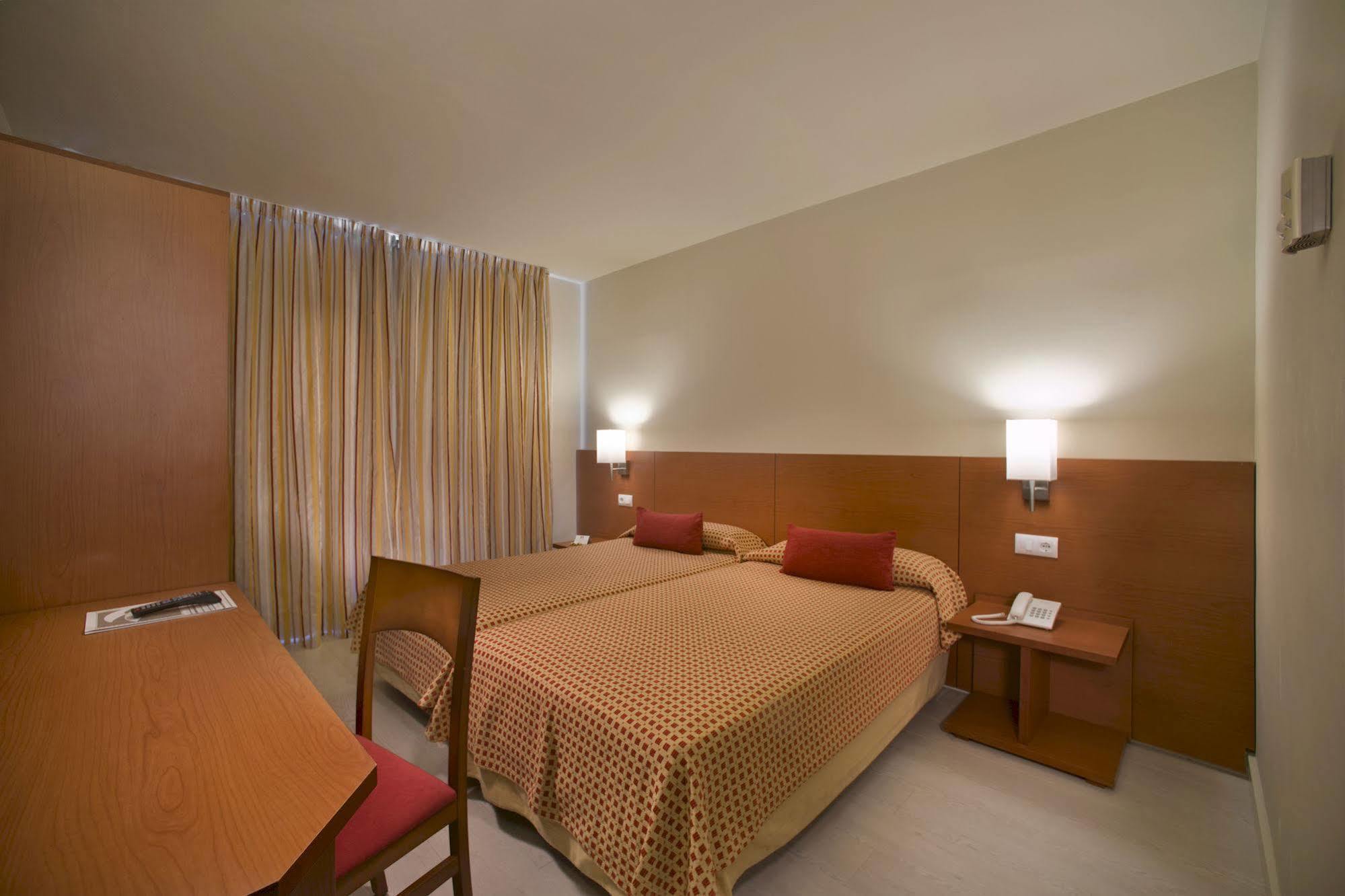 Hotel Spa Mediterraneo Park Roses Exterior foto