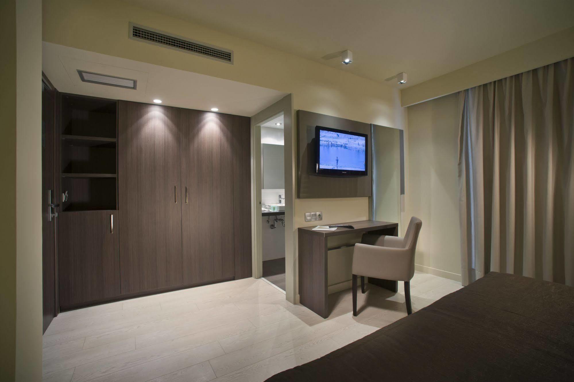 Hotel Spa Mediterraneo Park Roses Exterior foto